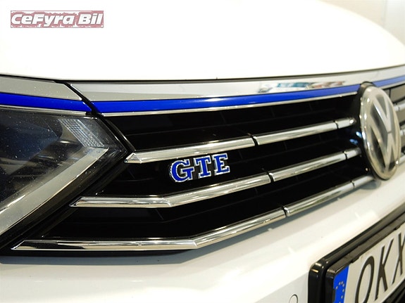 Volkswagen Passat 9 of 26