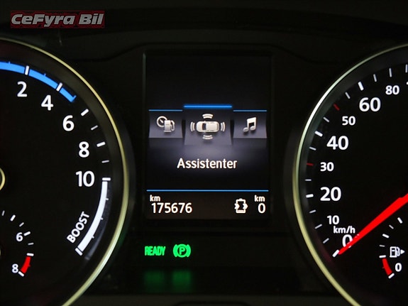 Volkswagen Passat 25 of 26