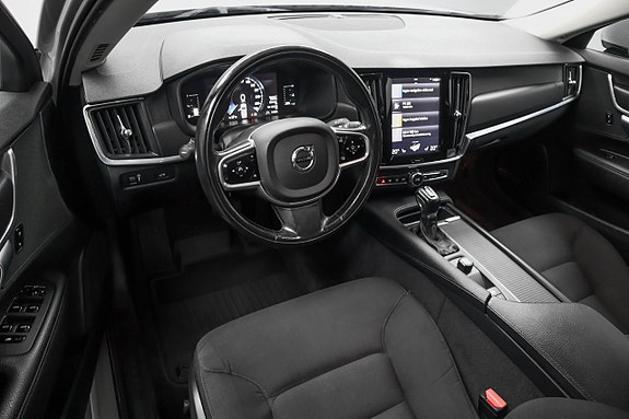 Volvo V90 3 of 5