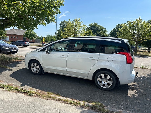 Peugeot 5008 5 of 10