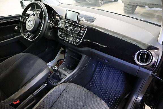 Volkswagen UP! 6 of 24