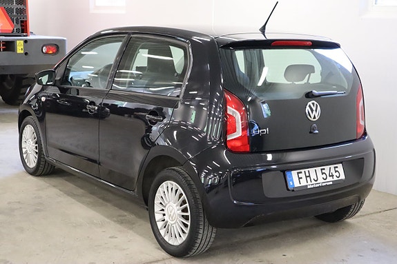 Volkswagen UP! 2 of 5