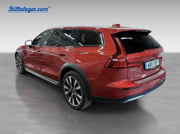 Volvo V60 Cross Country 8 of 17