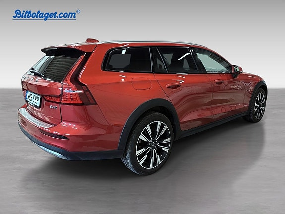 Volvo V60 Cross Country 6 of 17