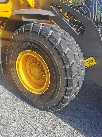 Volvo L 70 H2 16 of 21