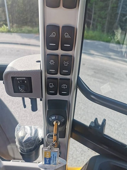 Volvo L 70 H2 8 of 21