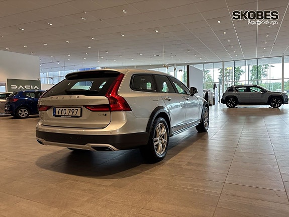 Volvo V90 Cross Country 6 of 25