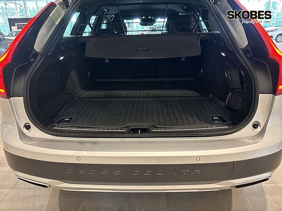 Volvo V90 Cross Country 15 of 25