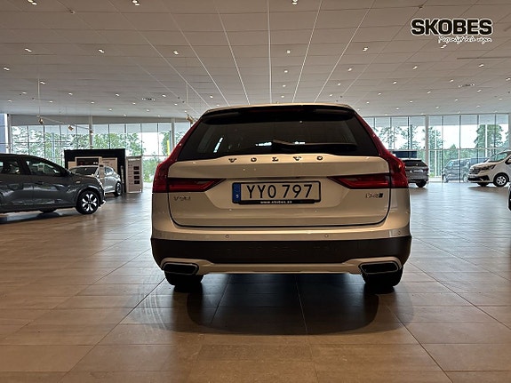 Volvo V90 Cross Country 5 of 25