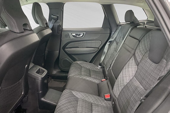 Volvo XC60 8 of 19