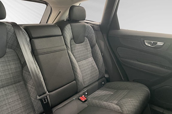 Volvo XC60 11 of 19