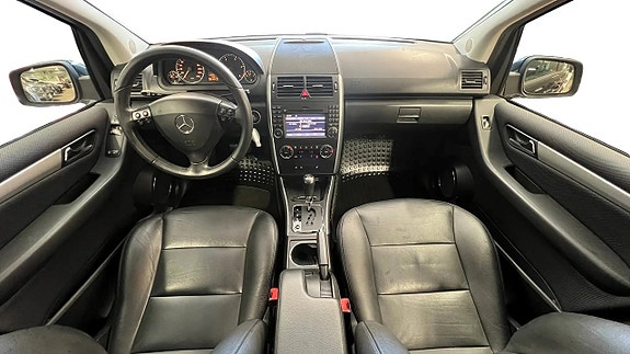 Mercedes-Benz A200 6 of 17