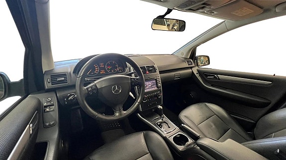 Mercedes-Benz A200 9 of 17