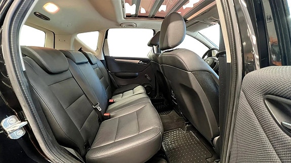 Mercedes-Benz A200 13 of 17