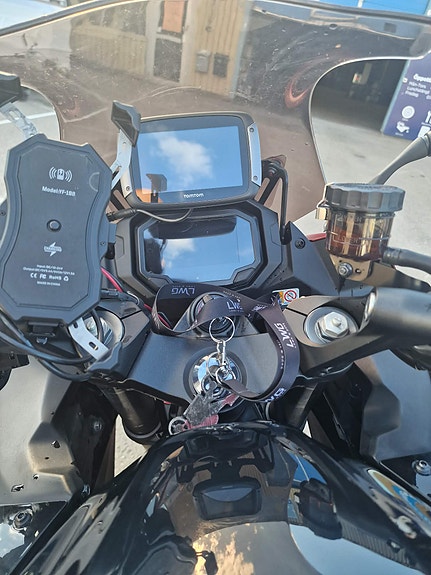 Kawasaki Ninja 1000SX 3 of 3