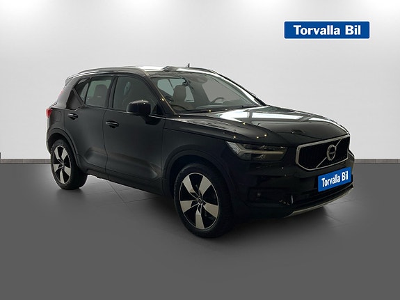 Volvo XC40 3 of 16