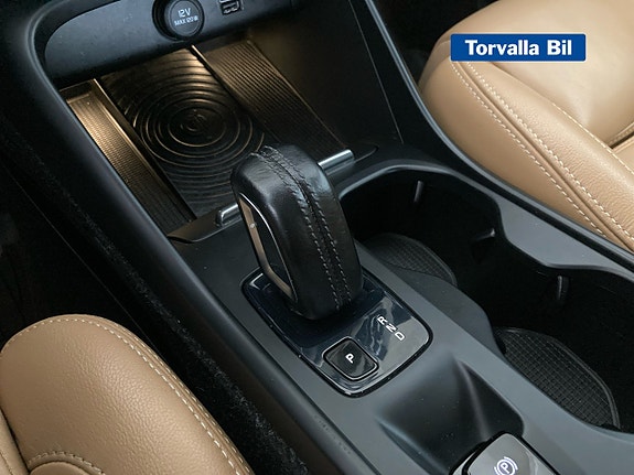 Volvo XC40 12 of 16