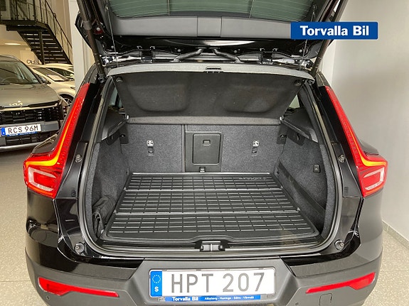 Volvo XC40 14 of 16