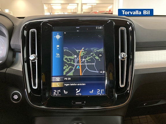Volvo XC40 11 of 16