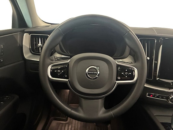 Volvo XC60 11 of 16