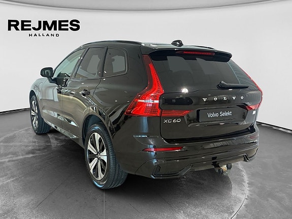 Volvo XC60 2 of 5