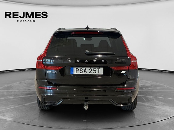 Volvo XC60 8 of 16