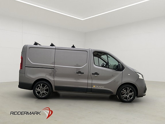 Renault Trafic 2 of 5