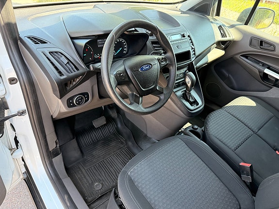 Ford Transit Connect 9 of 11