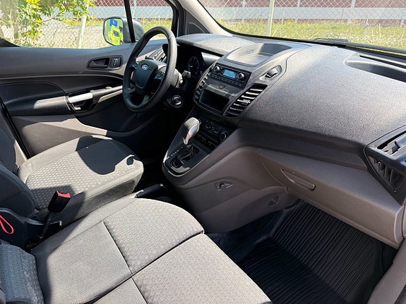 Ford Transit Connect 11 of 11