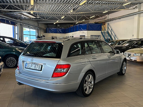 Mercedes-Benz C220 3 of 16
