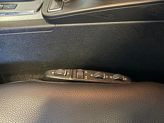 Mercedes-Benz C220 8 of 16