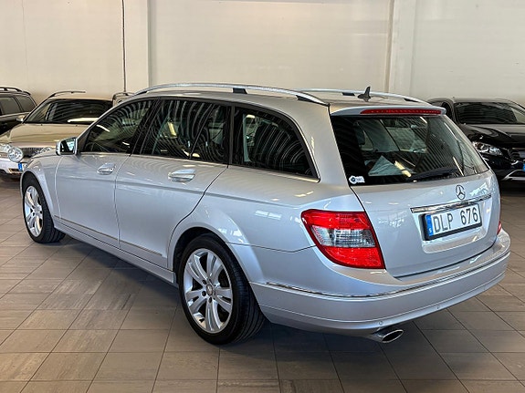 Mercedes-Benz C220 2 of 16