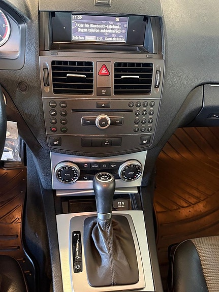 Mercedes-Benz C220 9 of 16