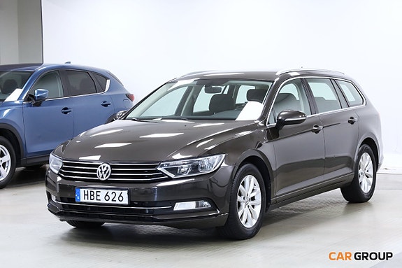 Volkswagen Passat 2 of 19
