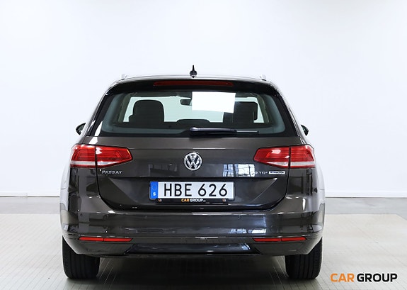 Volkswagen Passat 5 of 19