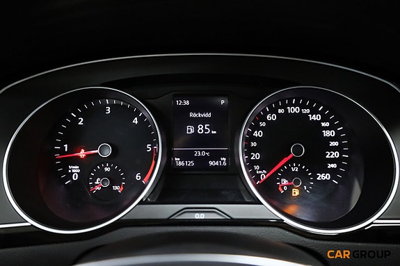 Volkswagen Passat 16 of 19