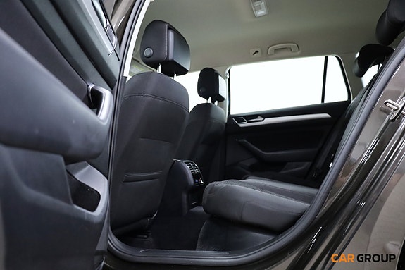 Volkswagen Passat 15 of 19