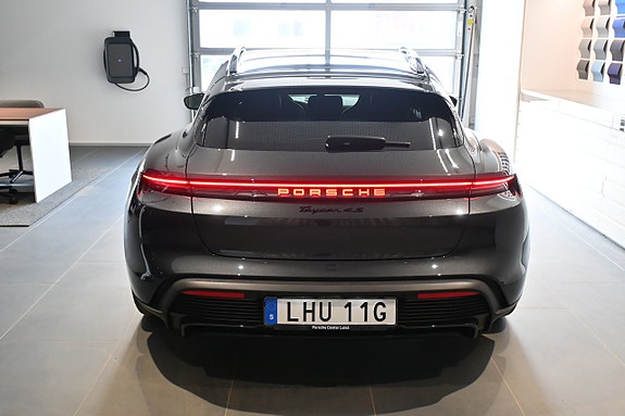 Porsche Taycan Sport Turismo 7 of 27