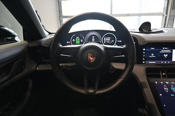 Porsche Taycan Sport Turismo 16 of 27