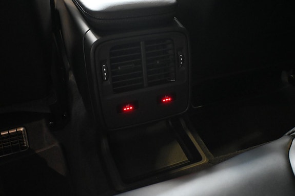 Porsche Taycan Sport Turismo 27 of 27