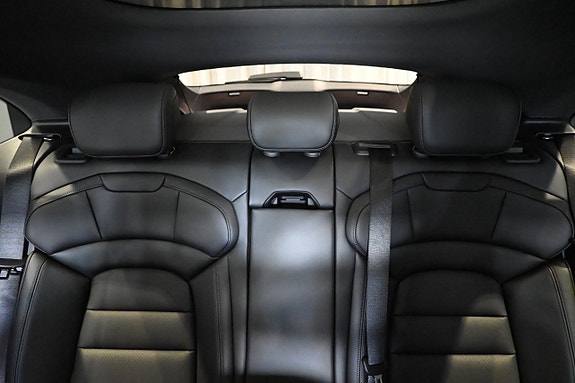 Porsche Taycan Sport Turismo 24 of 27