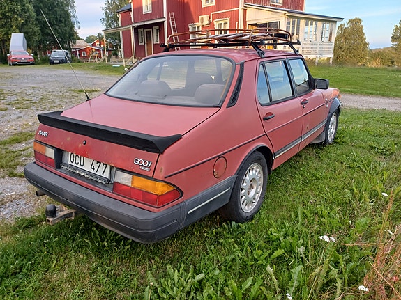 Saab 900 3 of 5