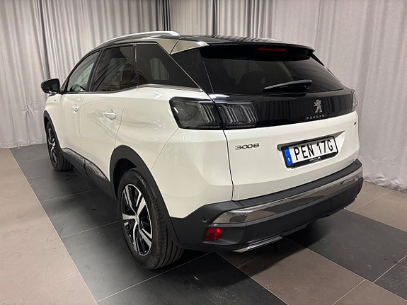 Peugeot 3008 3 of 5