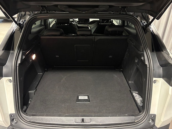 Peugeot 3008 4 of 5