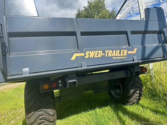 Tippvagn 4 ton, hydraulisk tippning och öppningsbara sidor 4 of 5