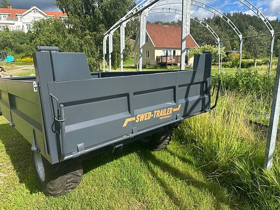 Tippvagn 4 ton, hydraulisk tippning och öppningsbara sidor 5 of 5