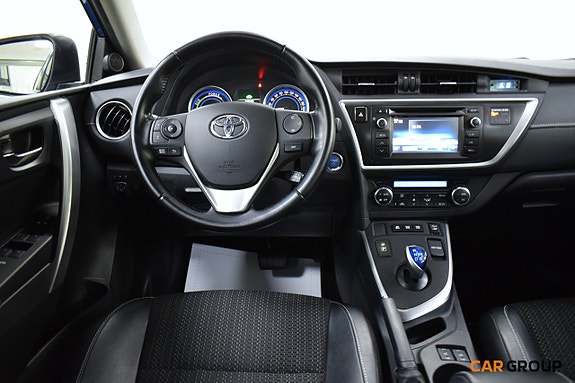 Toyota Auris 12 of 17