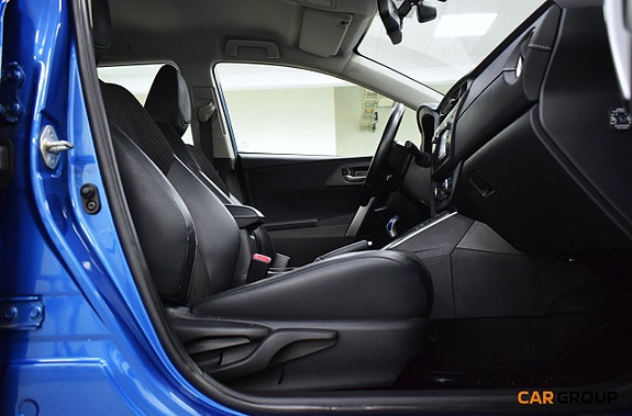 Toyota Auris 13 of 17
