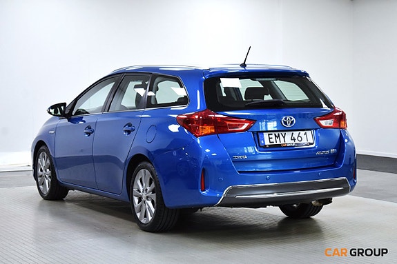 Toyota Auris 7 of 17