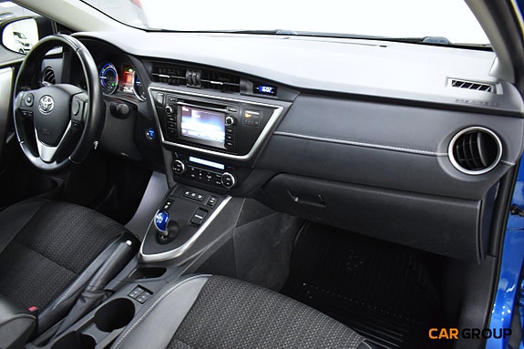 Toyota Auris 10 of 17